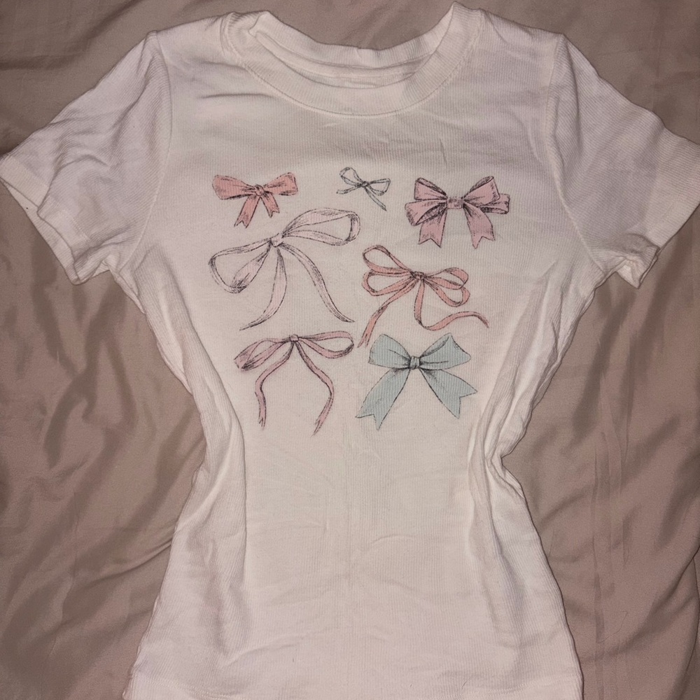 Women’s HOLISTER bow tee